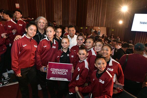 Javier May Rodríguez abandera histórica delegación tabasqueña rumbo a la Olimpiada Nacional Conade 2026