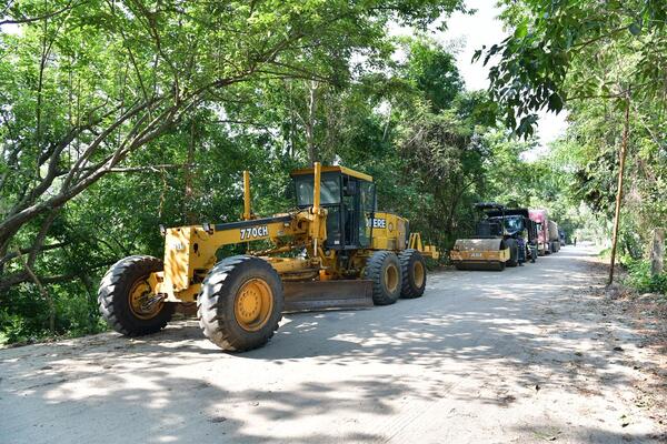 Javier May pone en marcha obras carreteras en comunidades de Teapa