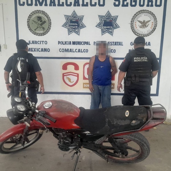 Cae hombre con motocicleta alterada en Comalcalco