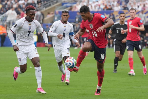 Inglaterra vence a Panamá y avanza como líder invicto del Grupo L