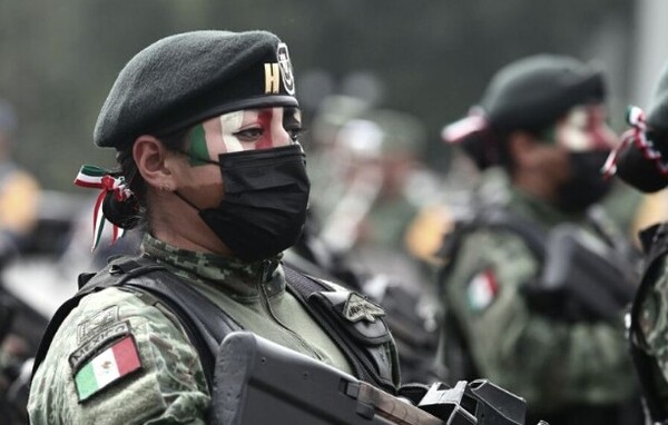 Golpes al crimen organizado dejan aseguramientos de armas, droga y explosivos en ocho estados