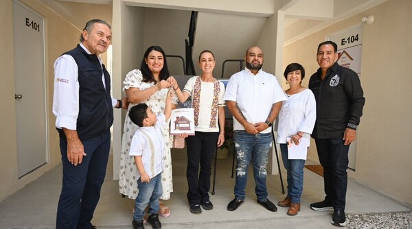 Sheinbaum entrega viviendas y anuncia más apoyo para Chiapas