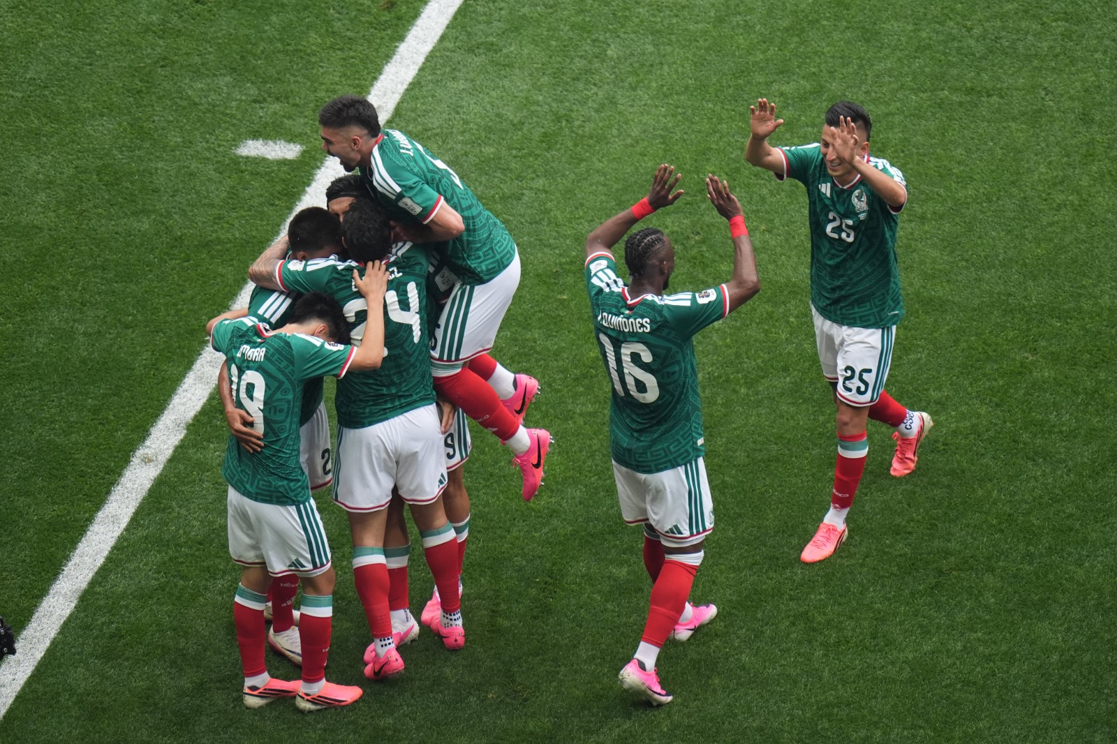 México arranca el Mundial con triunfo
