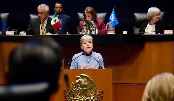 Alicia Bárcena llama a un desarrollo sostenible