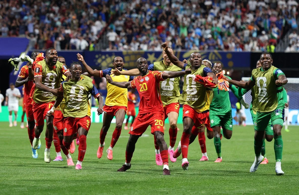Congo remonta, elimina a Uzbekistán y enfrentará a Inglaterra en dieciseisavos