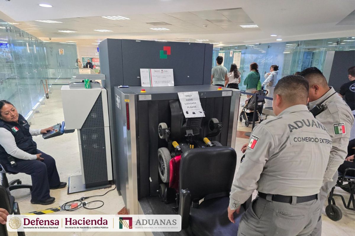 Aseguran más de 12 kilos de presunta cocaína en el AIC de Cancún