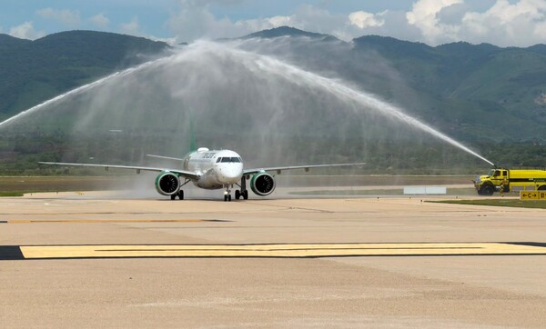 Chiapas celebra primer vuelo directo al AIFA