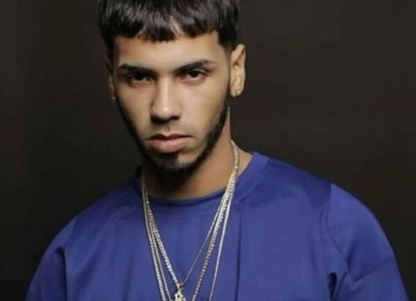 Encuentran medicamento para el VIH en bodega vinculada a Anuel AA; cantante responde