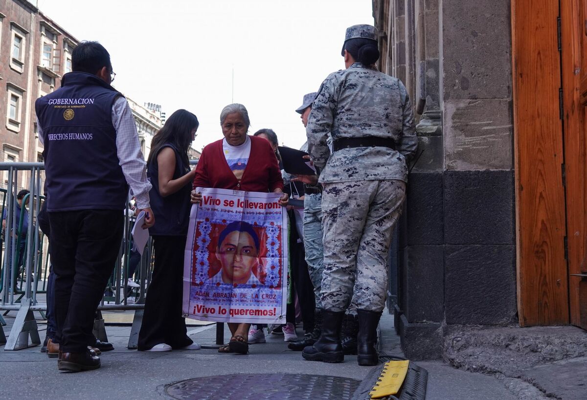 Rechazan padres de Ayotzinapa nueva Comisión de la Verdad
