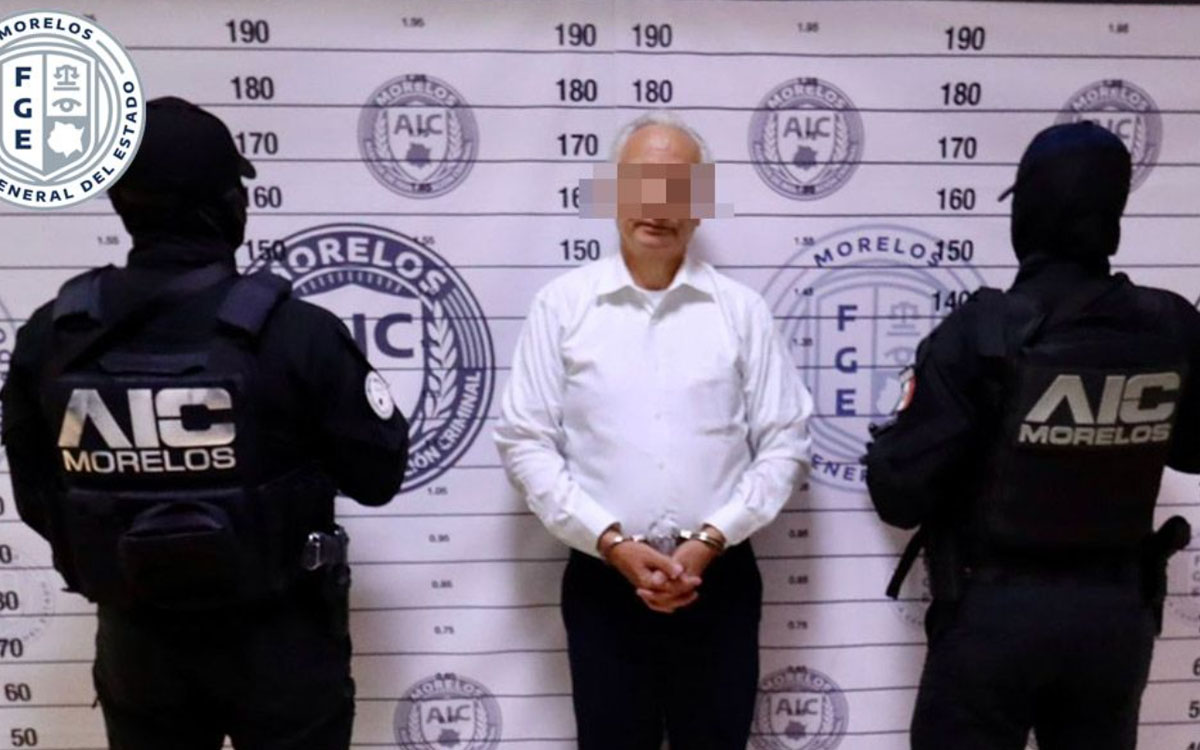 Víctor «N», exdirector de Pemex, ingresa a la Fiscalía de Morelos tras ser detenido en CDMX