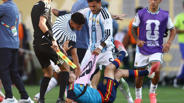 FIFA castiga a Argentina tras incidentes del Mundial