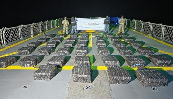 Marina asegura 1.1 toneladas de cocaína frente a Guerrero