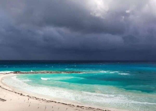 Onda tropical 26 dejará lluvias y calor extremo en Quintana Roo
