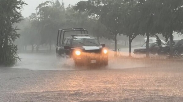 Tormenta deja 65 incidentes y siete heridos en Colima