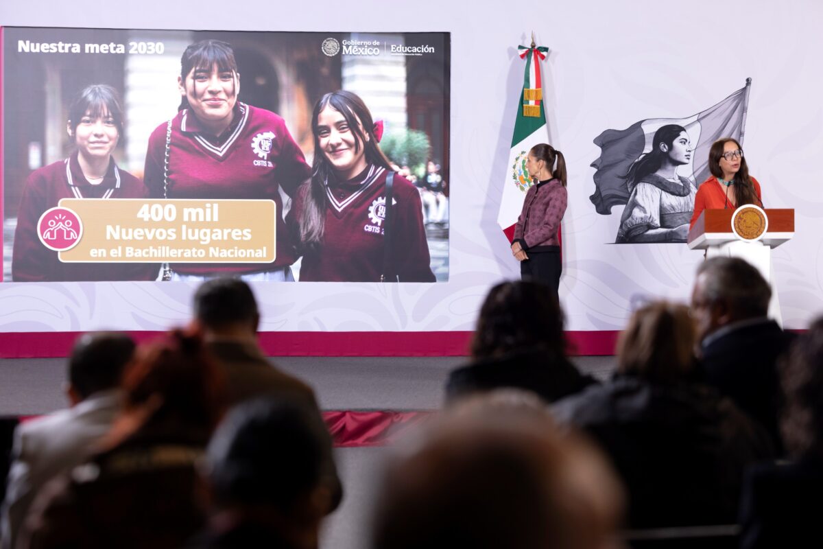 Sheinbaum duplica meta de nuevos lugares en bachillerato