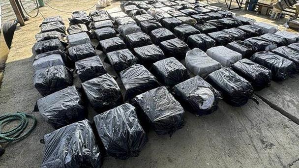 Ecuador incauta 1,01 toneladas de cocaína que tenía como destino México