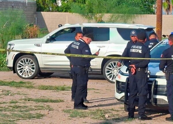 Hallan a tres personas sin vida dentro de camioneta en Hermosillo