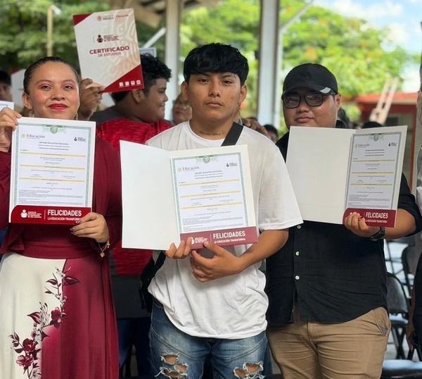 Más de 7 mil yucatecos superan el rezago educativo durante 2026