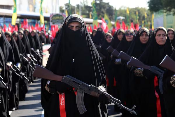 Irán dice que responderá a nuevos ataques con devastadores bombardeos contra bases de EEUU