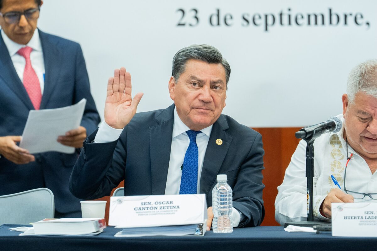 Óscar Cantón encabeza trabajos para aprobar reforma constitucional sobre nacionalidad única