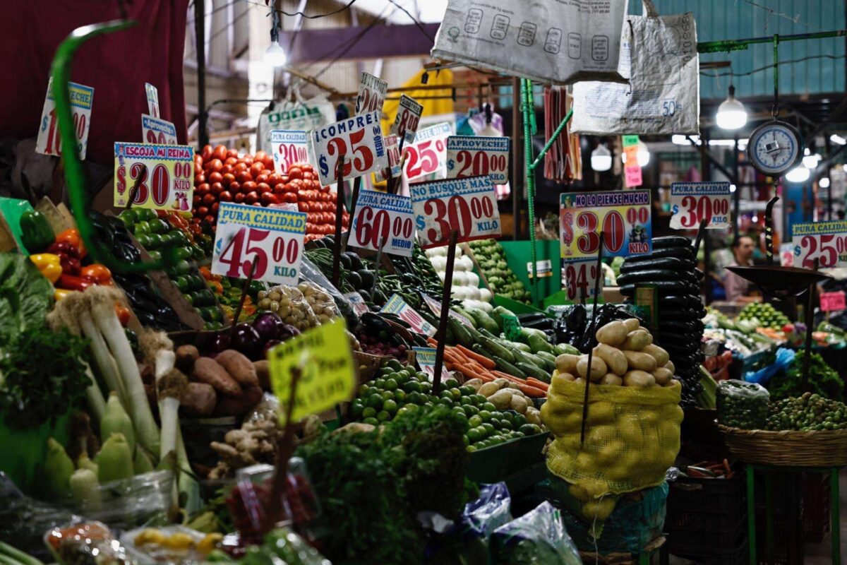 Inflación en México sube a 3.42% en septiembre; jitomate encabeza alzas