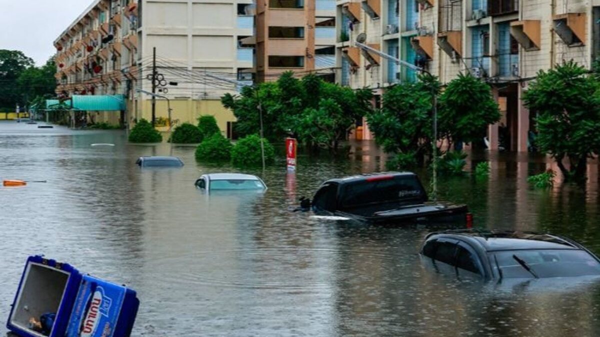 Bangkok declara el estado de desastre debido a las inundaciones sin precedentes