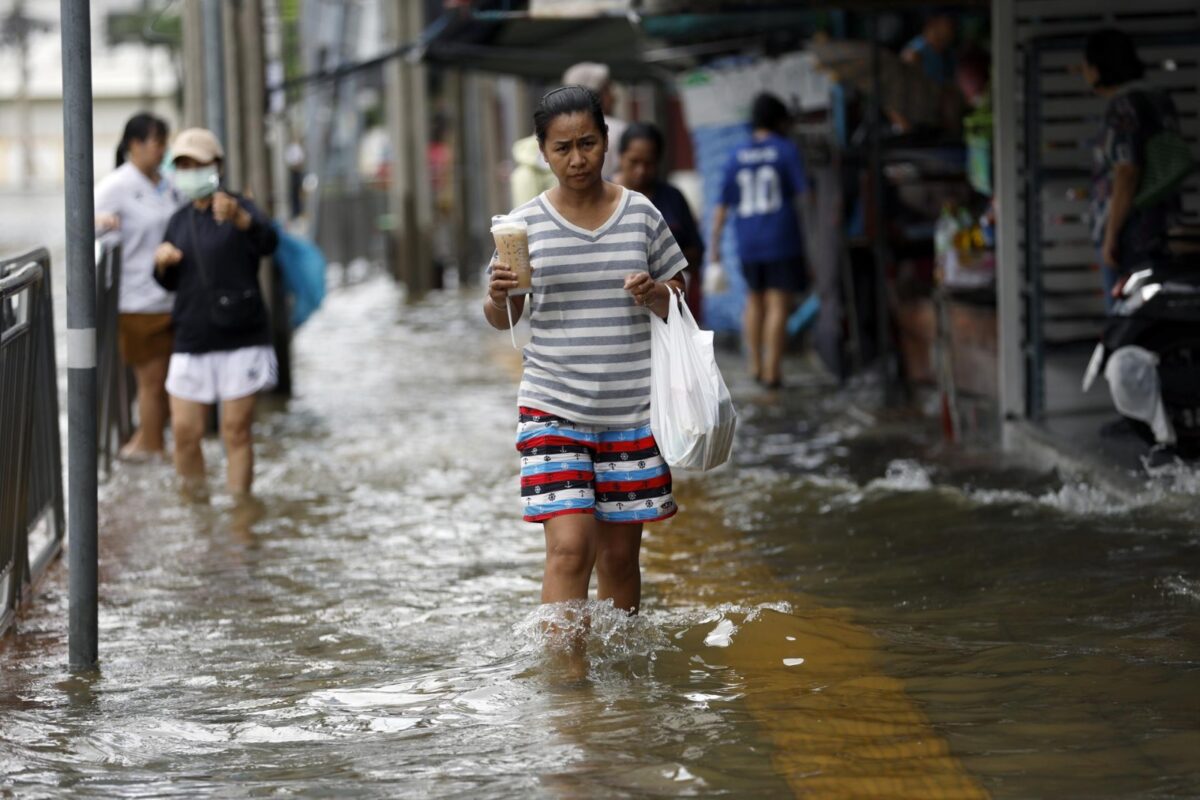 Asciende a 19 la cifra de fallecidos por inundaciones en Tailandia