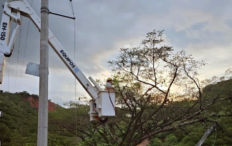 CFE recupera más del 90 por ciento del servicio en Guerrero tras el paso de Simon