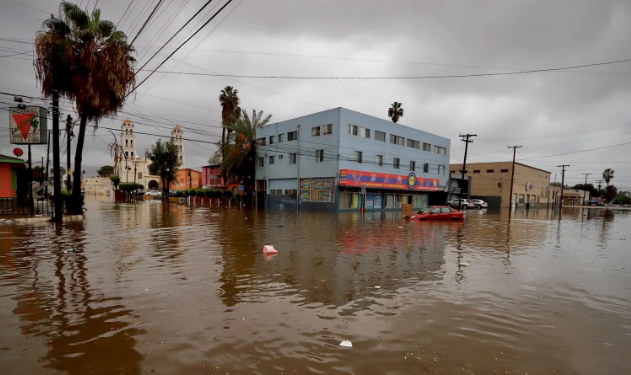 Rescatan a 32 personas atrapadas por lluvias de Rachel