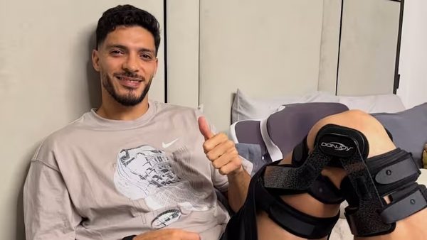 Raúl Jiménez será operado de la rodilla y volverá a las canchas hasta principios de 2027