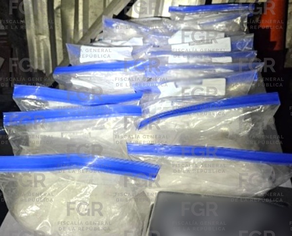 Procesan a dos por transportar metanfetamina y cocaína
