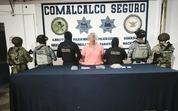 Detienen a motociclista con presunta droga en Comalcalco