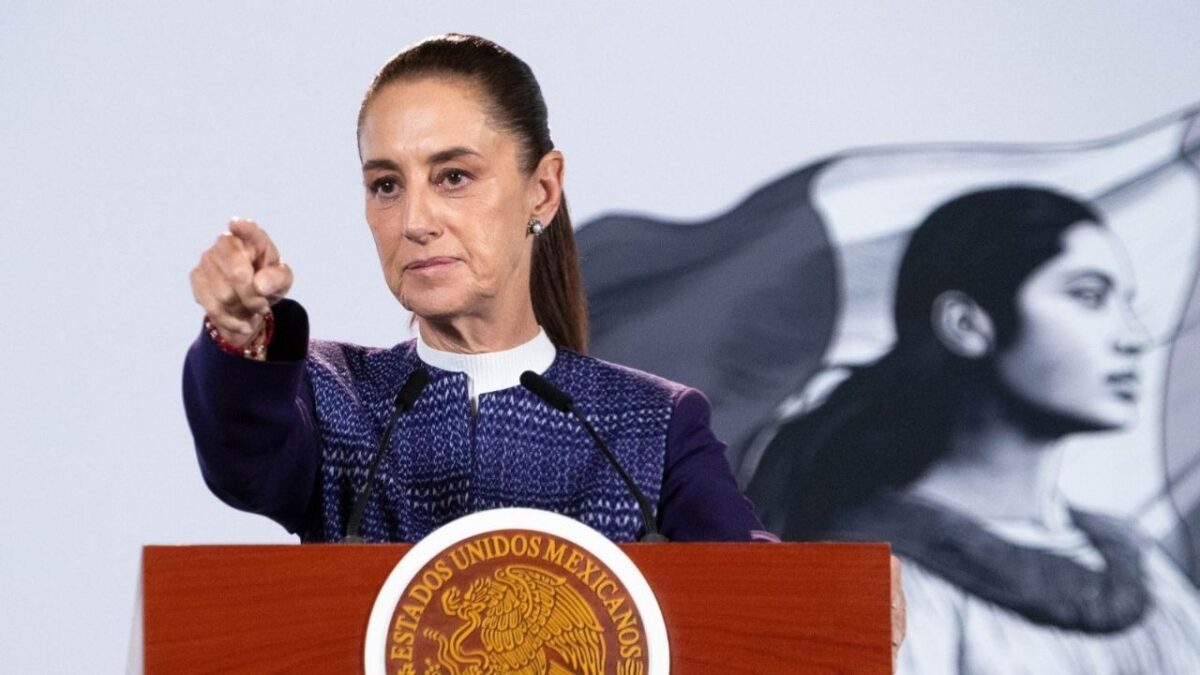 Sheinbaum reconoce demandas de trabajadores del IMSS y promete atender desabasto y salarios