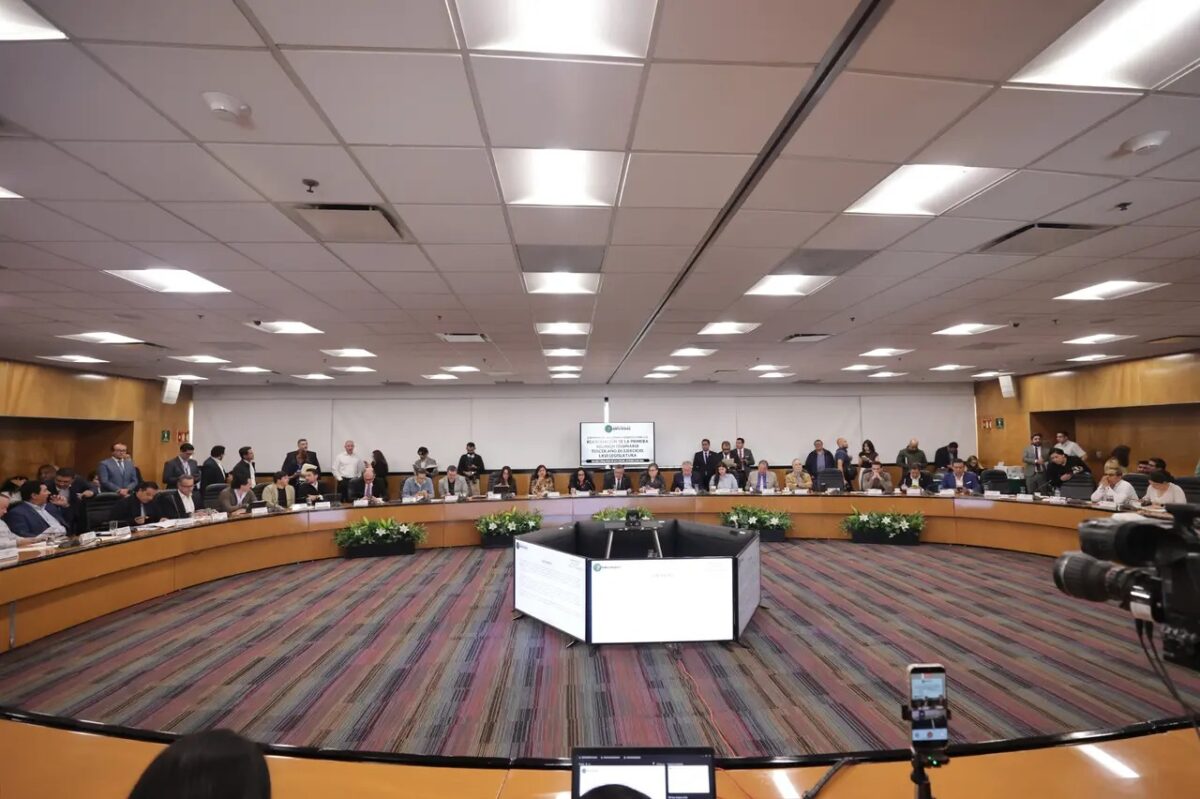 Diputados avalan aumentos en trámites y servicios federales para 2027