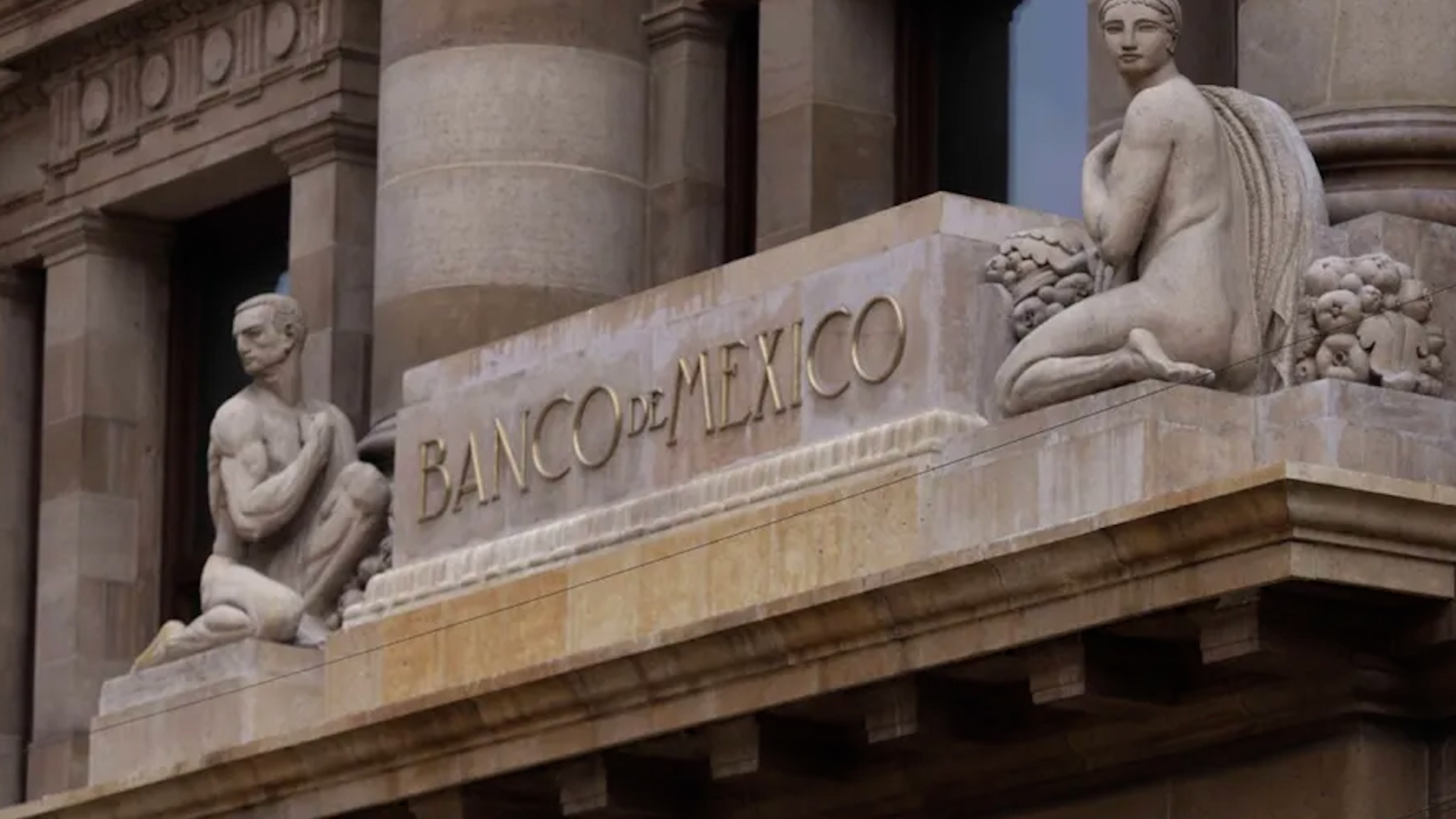 Banxico analiza posibles recortes a la tasa de interés, pero persisten riesgos inflacionarios